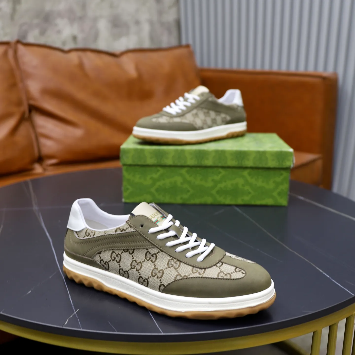 Men's shoes: 440💰🙅‍♂️🙅‍♂️🙅‍♂️ Brand: GUCCI Standard code: 38–44 (45 can be customized) Grade: Same as the official website Material: Original cowhide fabric Comfortable pigskin lining Lightweight wear-resistant outsole Style category: Men's fashionable casual shoes and boots Running sneakers Distinguished luxury brand elements Top luxury Color: actual picture color